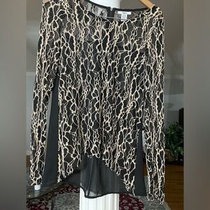 Bar lll women’s black and Beige sheer floral Lace and mesh long sleeves size L